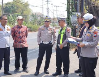 Ahli Transportasi Tetapkan Jalan Raya Krikilan Driyorejo Jalur Rawan Kecelakaan. Waspadalah