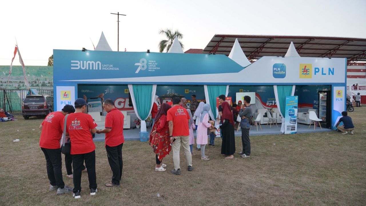 PT PLN (Persero) hadirkan promo gebyar kemerdekaan hingga produk UMKM Rumah BUMN Sumenep pada gelaran Sumenep Batik Festival, Minggu (28/8).