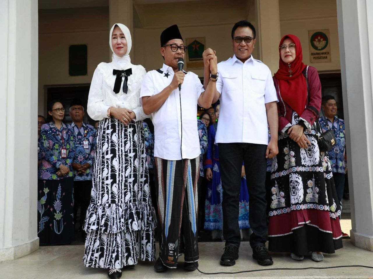 Wali Kota Sutiaji dan Wakil Wali Kota Sofyan Edi Jarwoko saat berpamitan di Balai Kota Malang, Jumat (22/9). Foto-foto : Dok. Bagian Protokol dan Komunikasi Pimpinan Kota Malang