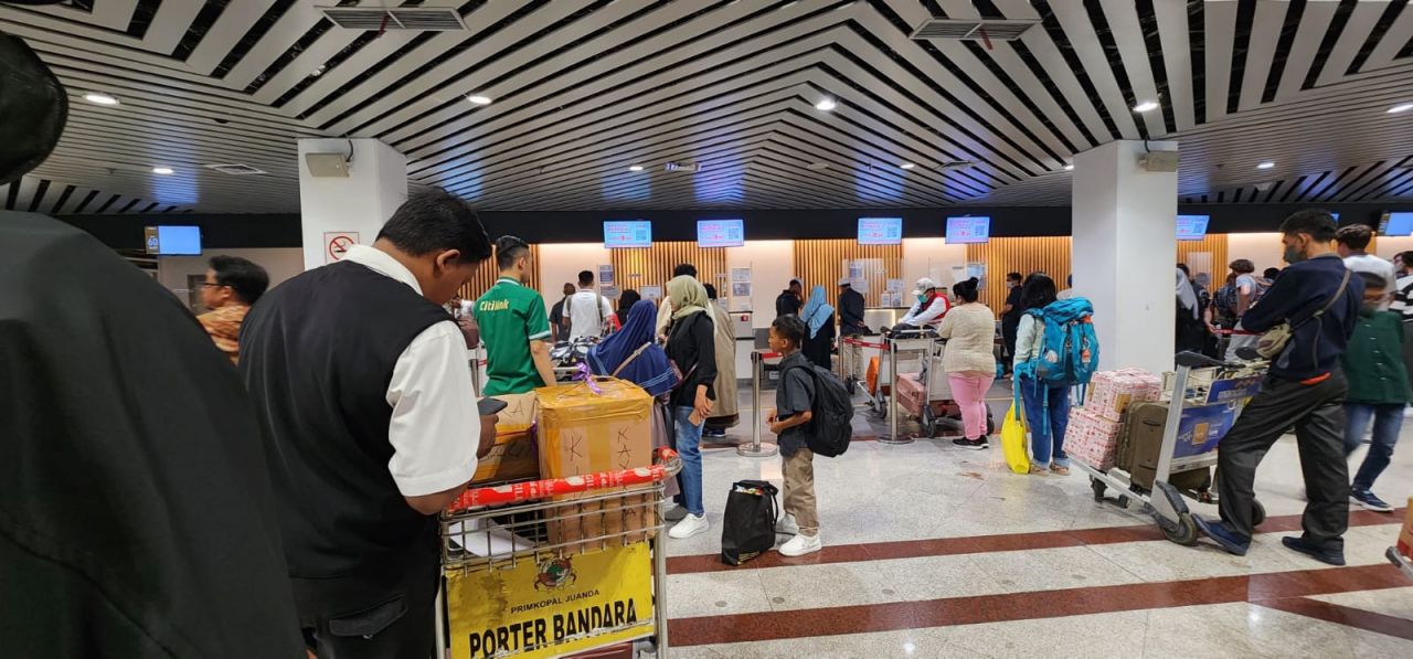Menutup kuartal/III 2023, Bandara Internasional Juanda telah melayani 10.428.210 penumpang ( Foto : Jatimkini.com / Alvian Yoananta )