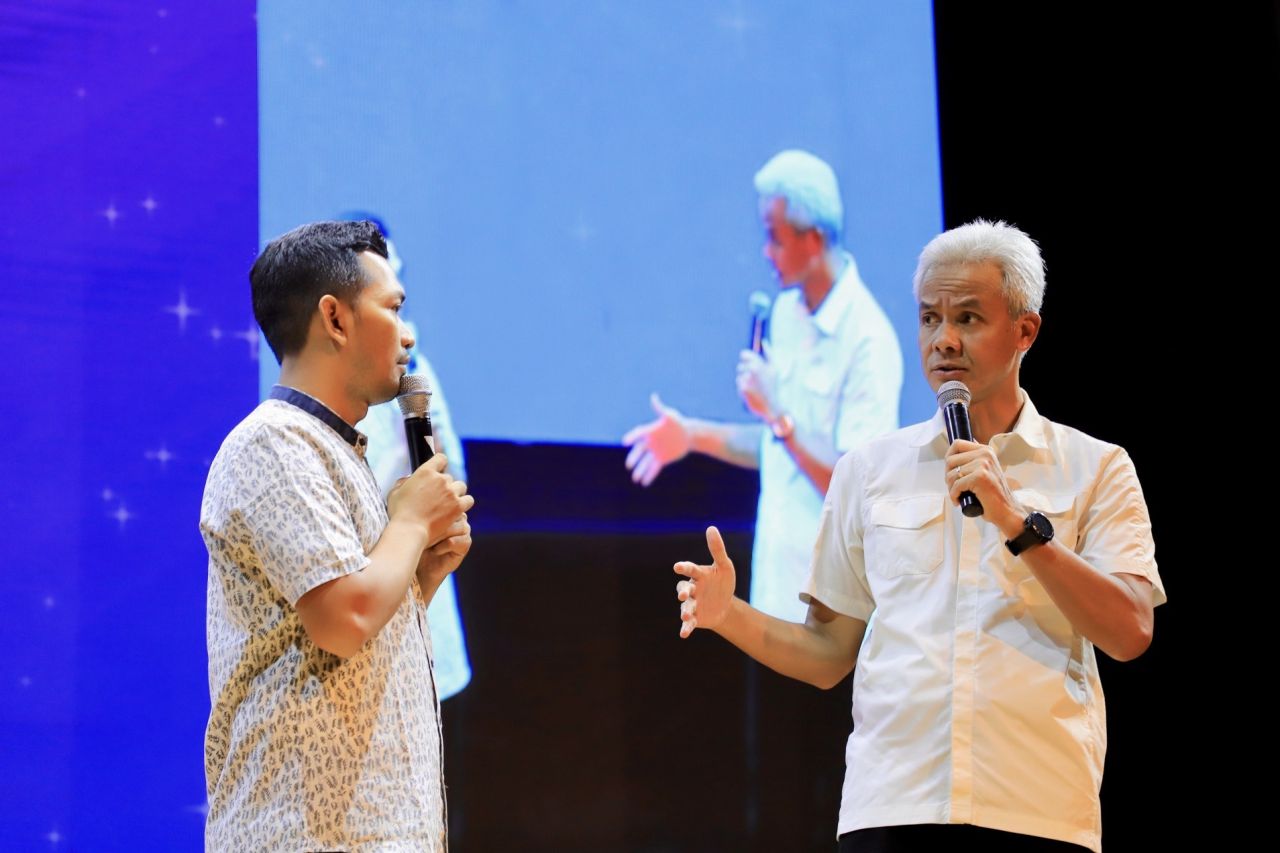 Bakal calon presiden (Bacapres) Ganjar Pranowo meminta atau mengajak kaum anak muda bisa terlibat langsung di kancah dunia politik. ( Foto : Dok. Pemkot Surabaya for Jatimkini.com )