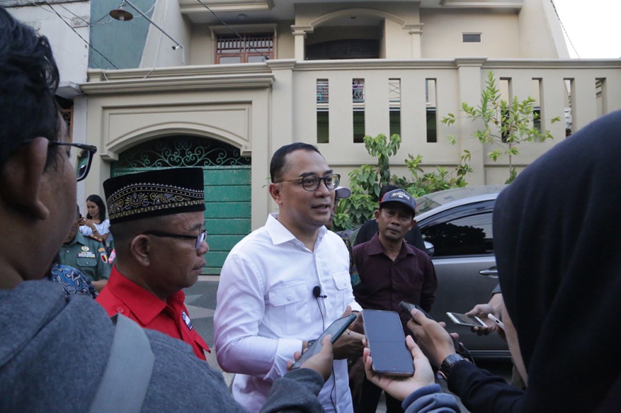 Wali Kota Surabaya Eri Cahyadi menjelaskan rencana pembangunan underpass untuk mereduksi kepadatan lalu lintas. (Foto: Dok Humas Pemkot Surabaya).