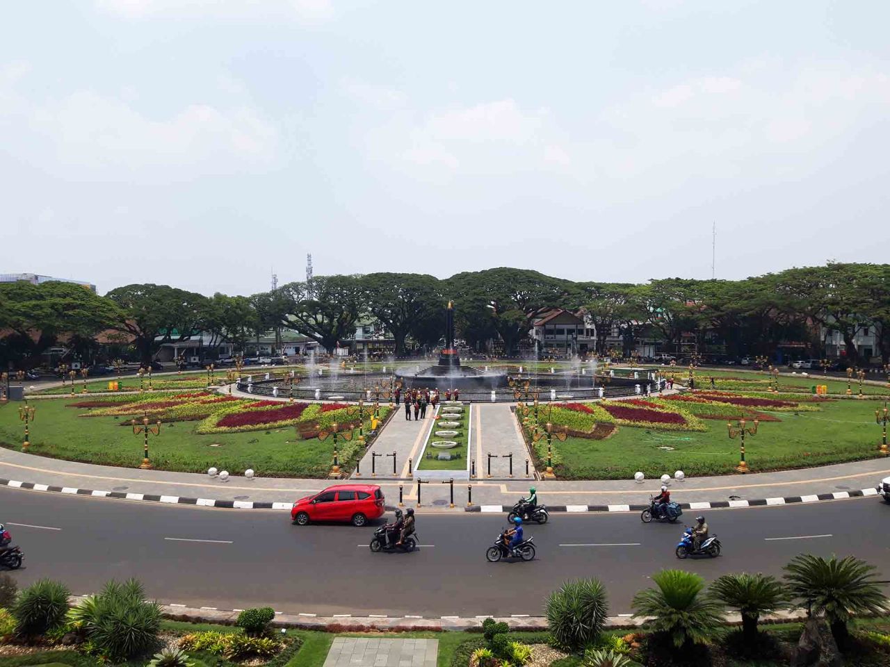 Taman kota Alun-Alun Tugu Kota Malang menjadi destinasi pariwisata yang ramah lingkungan. Foto-foto : Jatimkini/Bagus Suryo