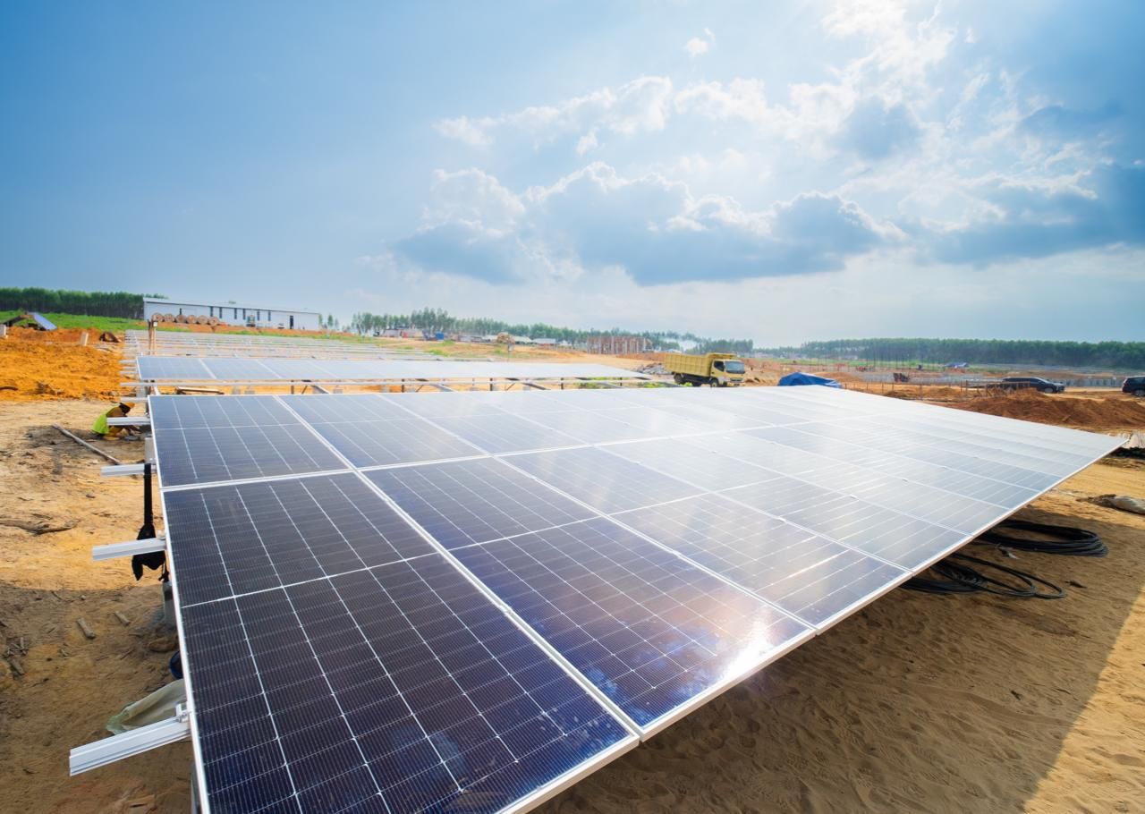 PT PLN (Persero) siap memenuhi kebutuhan listrik hijau di Ibu Kota Negara (IKN) Nusantara dengan membangun PLTS berkapasitas 50 Megawatt (MW). (Foto: PLN for Jatimkini.com)