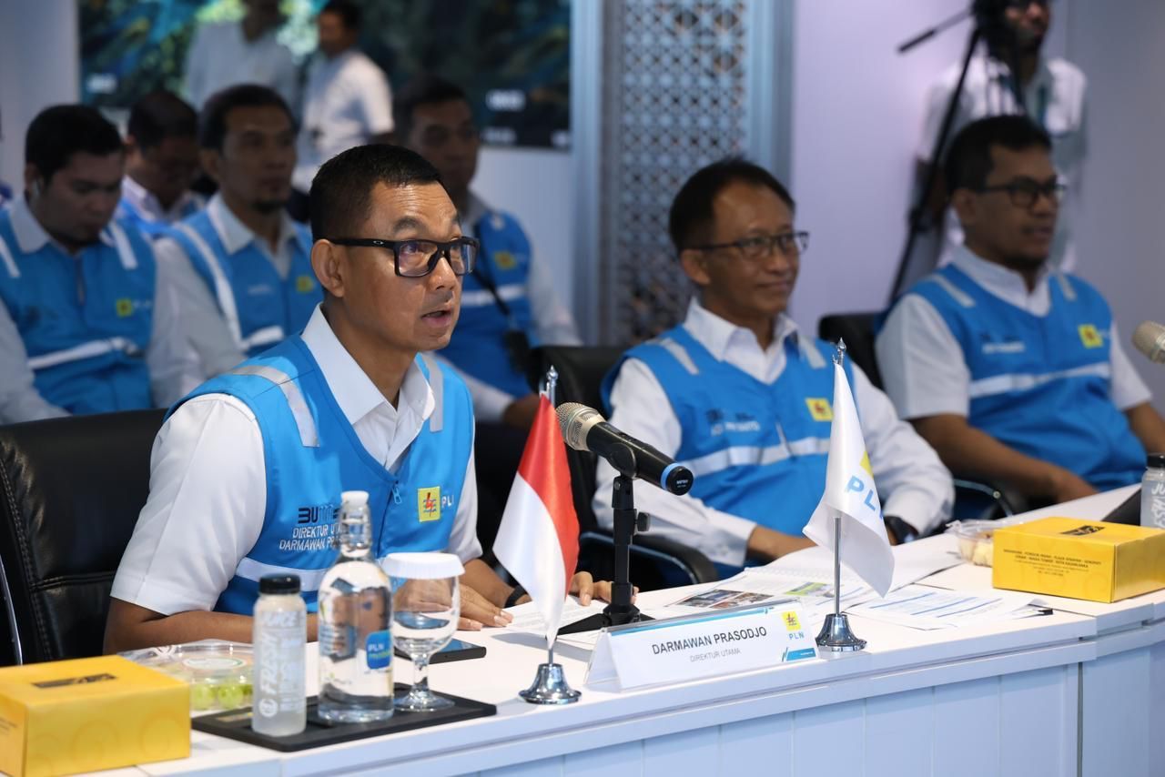 Dirut PLN Darmawan Prasodjo saat menggelar Apel Siaga Kelistrikan Piala Dunia U17 di Kantor PLN, Jakarta, Senin (6/11) secara daring. (Foto: PLN for Jatim kini.com) 