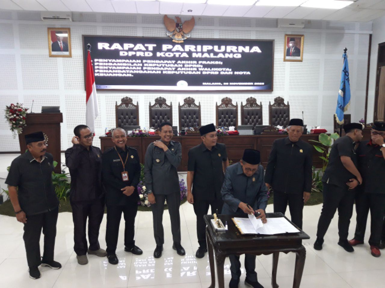 DPRD Kota Malang dan Pemkot Malang, Jawa Timur, bersepakat menandatangani Peraturan Daerah (Perda) APBD 2024. Foto : Dok. Jatimkini