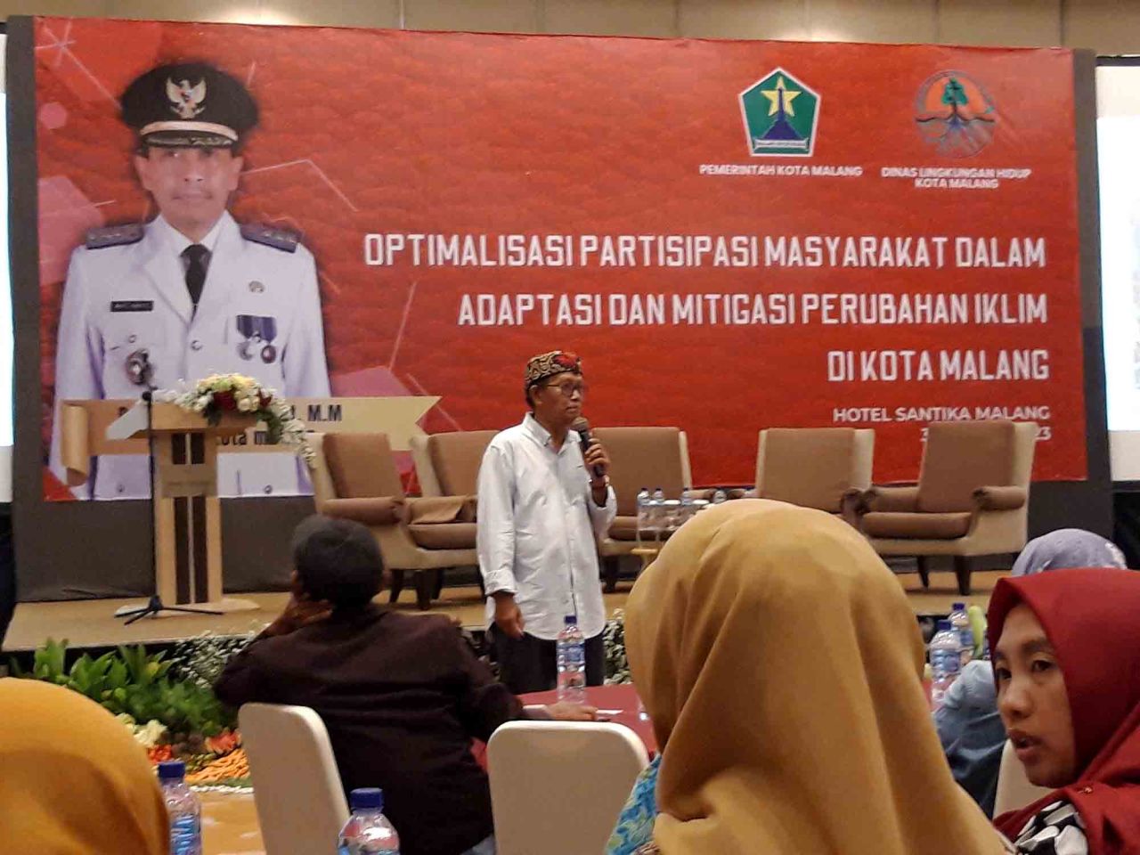 Penggagas Kampung Glintung Go Green Kota Malang, Bambang Irianto saat menjadi pembicara. Foto : Dok. Jatimkini