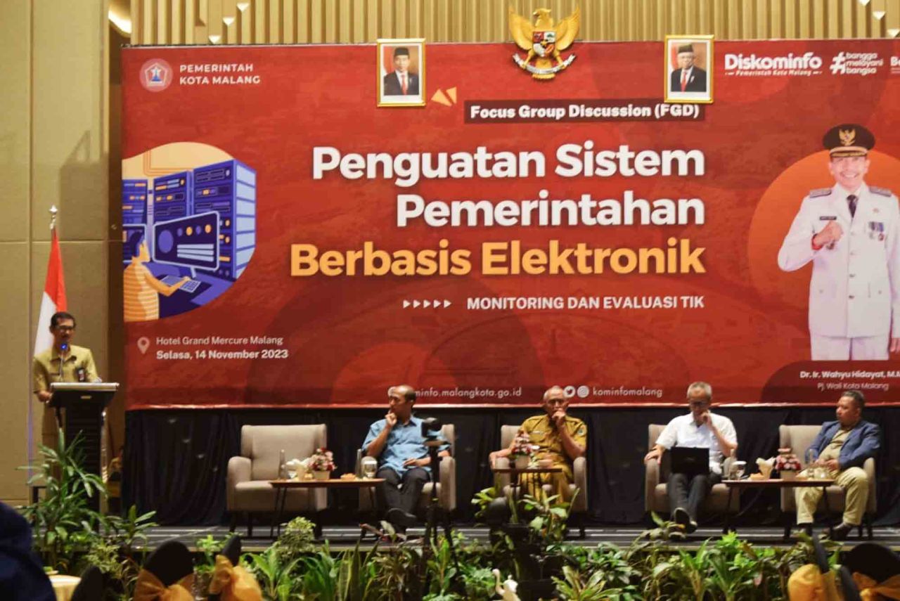 Kadiskominfo Kota Malang Muhammad Nur Widianto S.Sos saat penguatan SPBE, Selasa (24/11). Foto : Jatimkini/Doddy Rizky