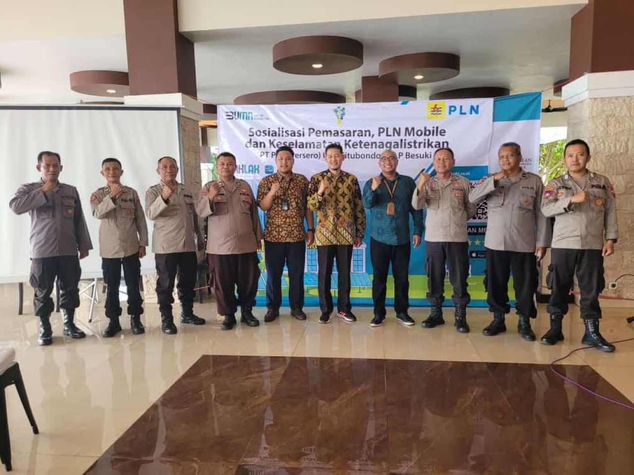 PT PLN (Persero) Unit Induk Distribusi (UID) Jawa Timur memperkuat sinergi bersama Tentara Nasional Indonesia (TNI) dan Polri. (Foto: PLN for Jatimkini.com)