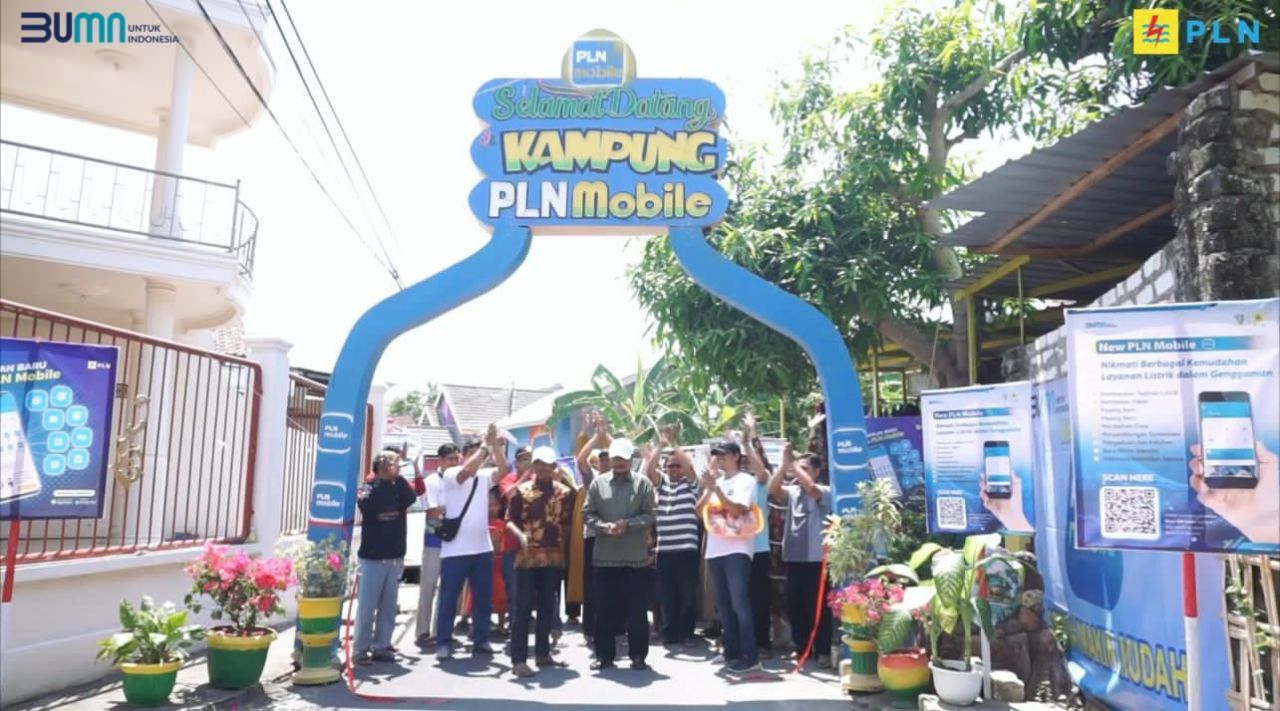 PT PLN (Persero) Unit Induk Distribusi (UID) Jawa Timur kembali meresmikan Kampung PLN Mobile di berbagai daerah di Jawa Timur. (Foto: PLN for Jatimkini.com)