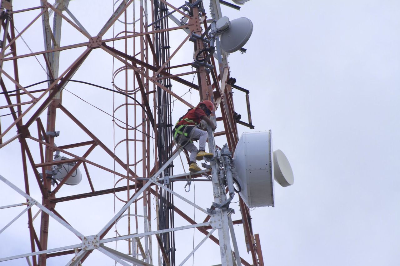 Indosat Ooredoo Hutchison (IOH) telah memprediksi akan terjadi lonjakan trafik data di Jawa Timur mencapai 20 persen ( Foto  : Indosat for Jatimkini.com )