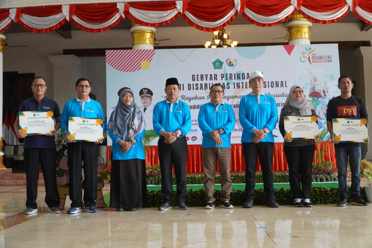 Sinergi Gula Nusantara saat memberikan dukungan kepada anak berkebutuhan khusus di Sidoarjo dalam agenda Hari Disabilitas Internasional (HDI) (27/1/2024). Foto : SGN for Jatimkini