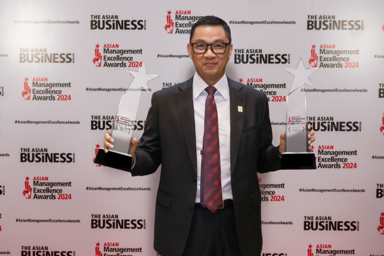 Direktur Utama PLN Darmawan Prasodjo dinobatkan menjadi Executive of The Year sektor energi dalam ajang The Asian Management Excellence Awards 2024. (Foto: PLN for Jatimkini.com)