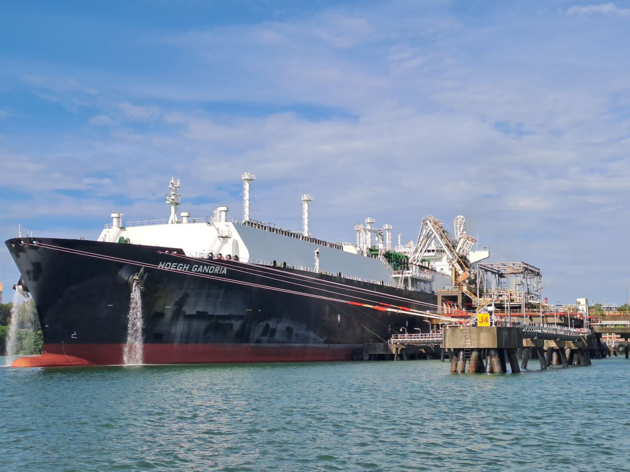 Ilustrasi. Kapal pengangkuta LNG dalam perdagangan internasional. Foto : PGN for Jatimkini