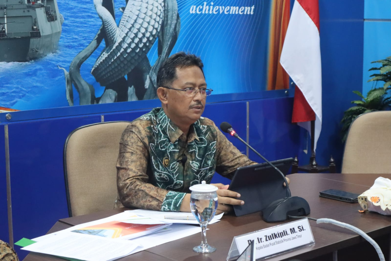 Kepala BPS Jatim Zulkipli saat memberi paparan BRS Jatim, Kamis (1/2/2024). Foto : BPS for Jatimkini