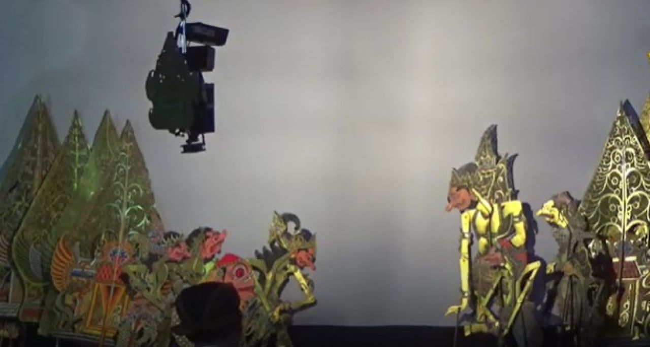 Pertunjukan wayang gaya Porongan oleh dalang Yohan Susilo merayakan hari jadi Sidoarjo ke-165 di alun-alun,  Sabtu malam (3 /2/ 2024 ) ( Foto : Jatimkini.com / Rokimdakas )
