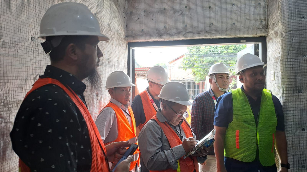 Proses akreditasi sertifikasi ISO 50001:2018 atas penerapan efisiensi Sistem Manajemen Energi (EnMS), dan peningkatan kinerja energi berkelanjutan. Foto : IOH for Jatimkini