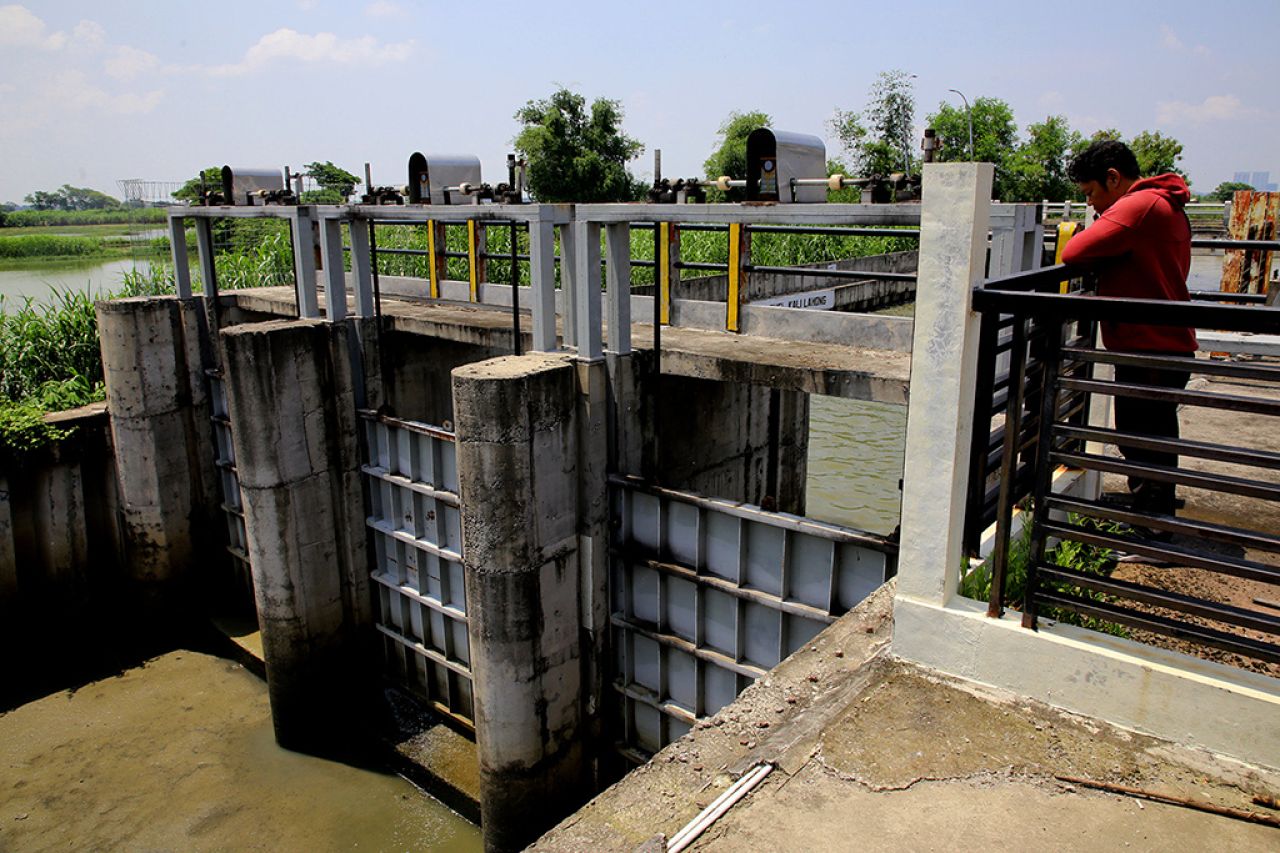 Pemkot Surabaya mengoptimalkan rumah pompa dan perbaikan saluran guna mengatasi banjir di wilayah Surabaya Barat dan Selatan. (Foto-foto: dok.Humas Pemkot Surabaya)