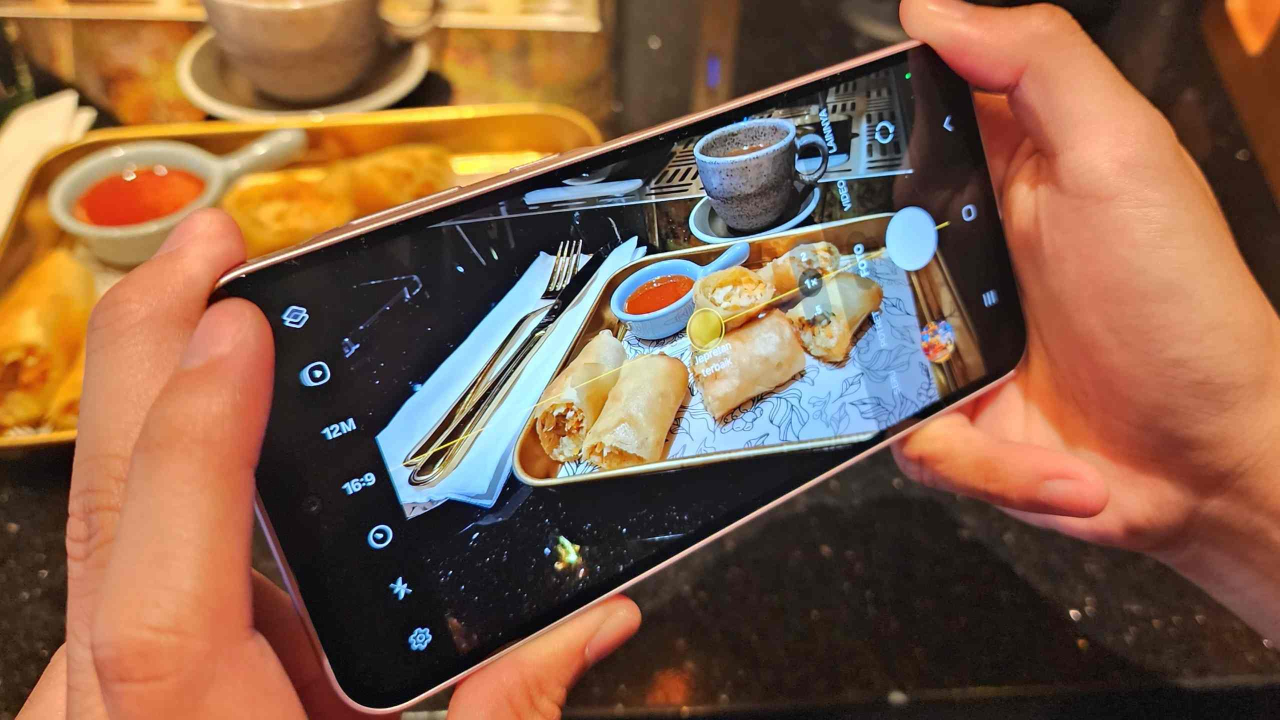 ilustrasi. Samsung Galaxy A35 5G mengambil gambar makanan dengan mode Nightography. Foto : Samsung for Jatimkini