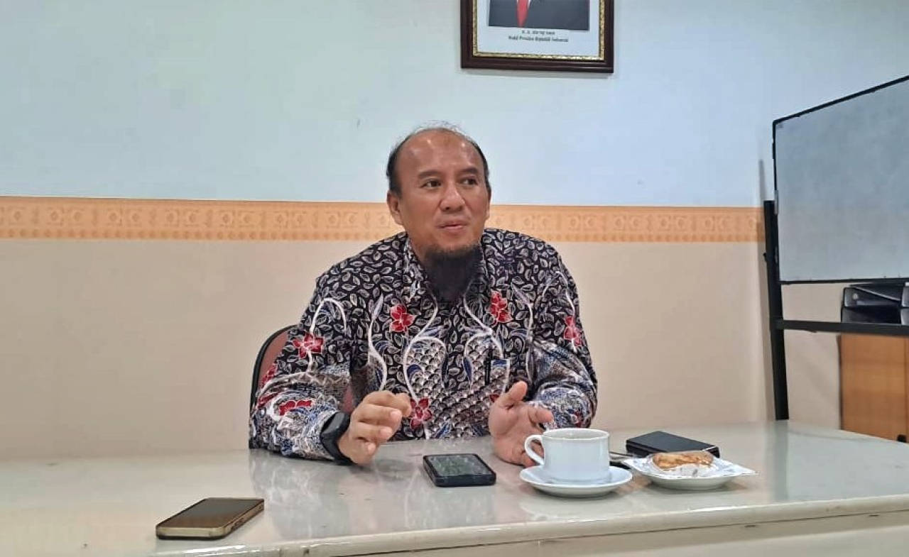 Ketua Bidang Usaha dan Tarif Gapasdap, Rakhmatika Ardianto saat diwawancarai di kantor DLU Surabaya. Foto : Alvian Yoananta