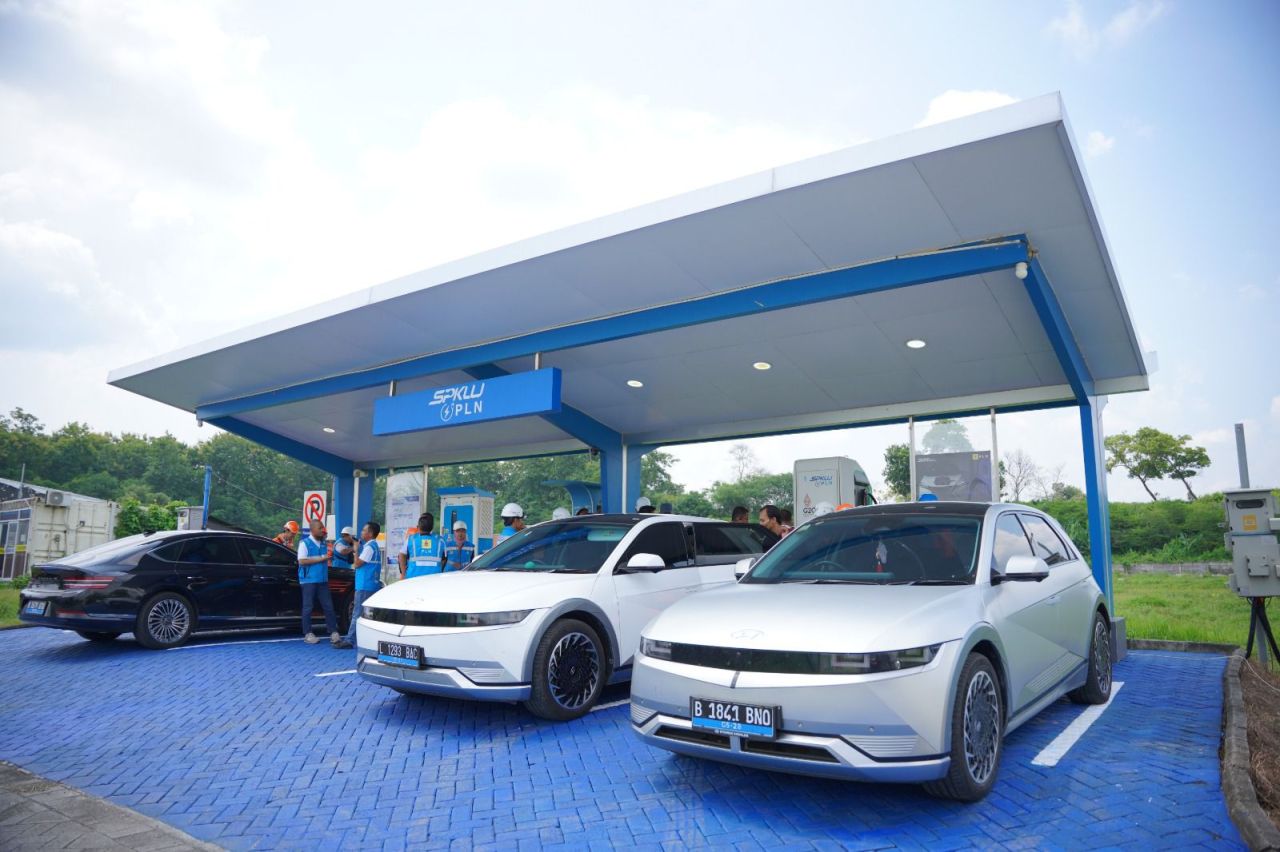 Stasiun Pengisian Kendaraan Listrik Umum (SPKLU) PLN. (Foto: PLN for Jatimkini.com)