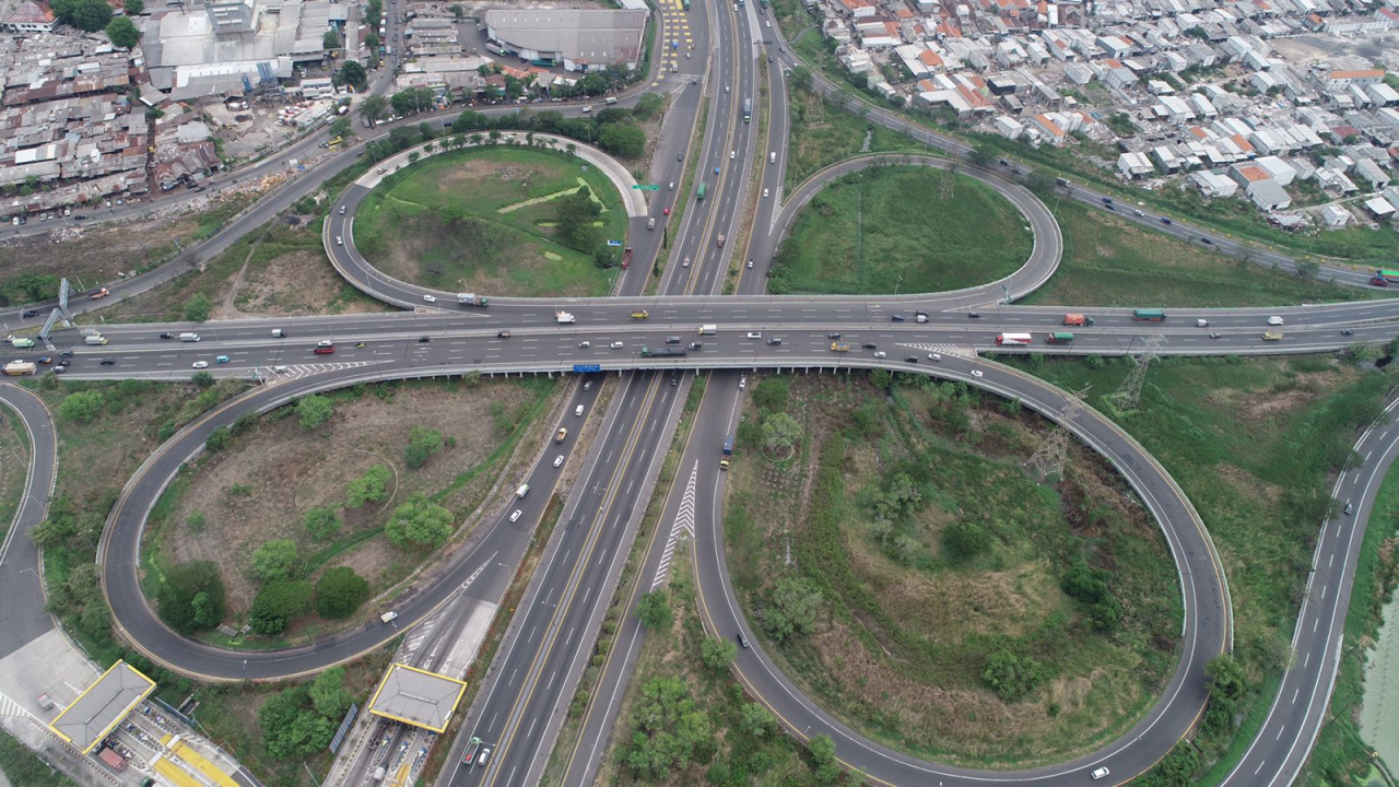 Tampak dari atas Ruas Tol Surabaya - Mojokerto - Jatim. Foto : Jasamarga Transjawa Tol (JTT) for Jatimkini