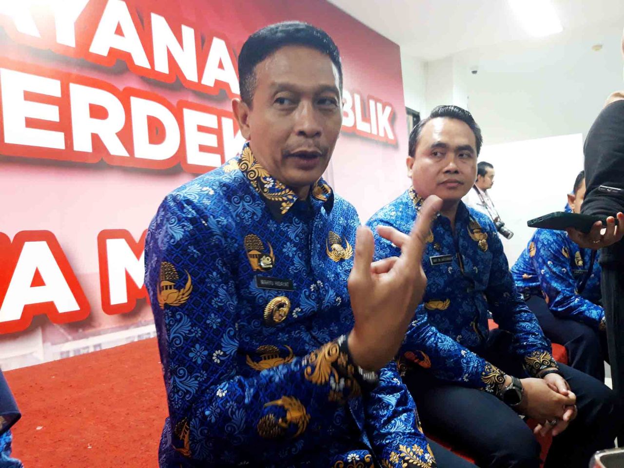 Penjabat Wali Kota Malang, Jawa Timur, Wahyu Hidayat saat meninjau fasilitas pelayanan publik, Rabu (17/4). Foto: Jatimkini/Bagus Suryo
