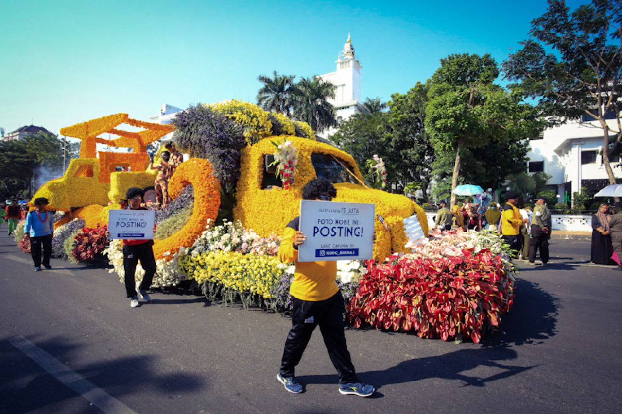 Pelindo ikuti Parade Bunga Kota Surabaya. Foto : Pelindo
