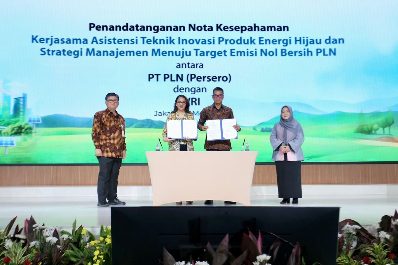 Penandatanganan Nota Kesepahaman antara PT PLN (Persero) dengan World Resources Institute (WRI) Indonesia . (Foto: PLN for Jatimkini.com)