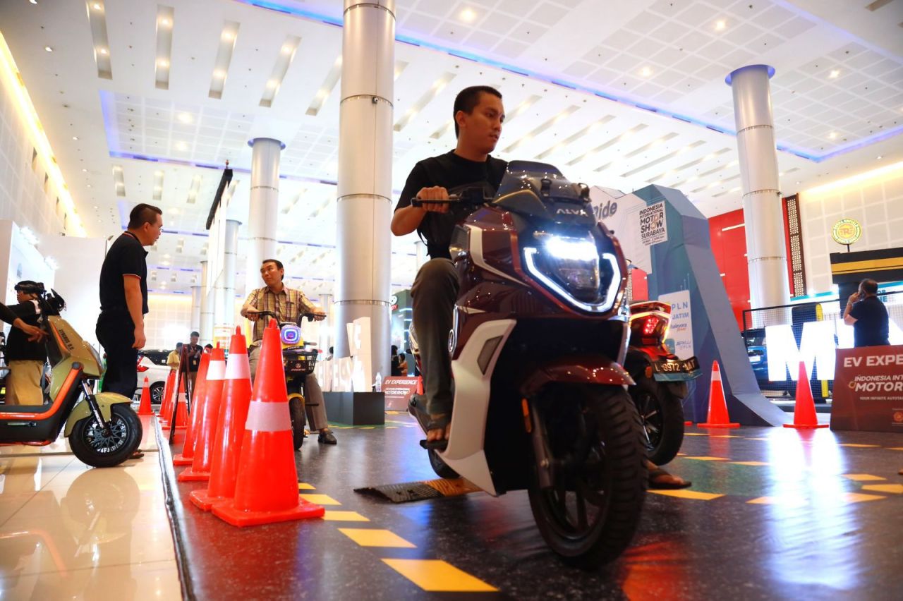 PT PLN (Persero) kembali ikut serta dalam menyukseskan Gelaran Indonesia International Motor Show (IIMS) 2024. (Foto: PLN for Jatimkini.com)