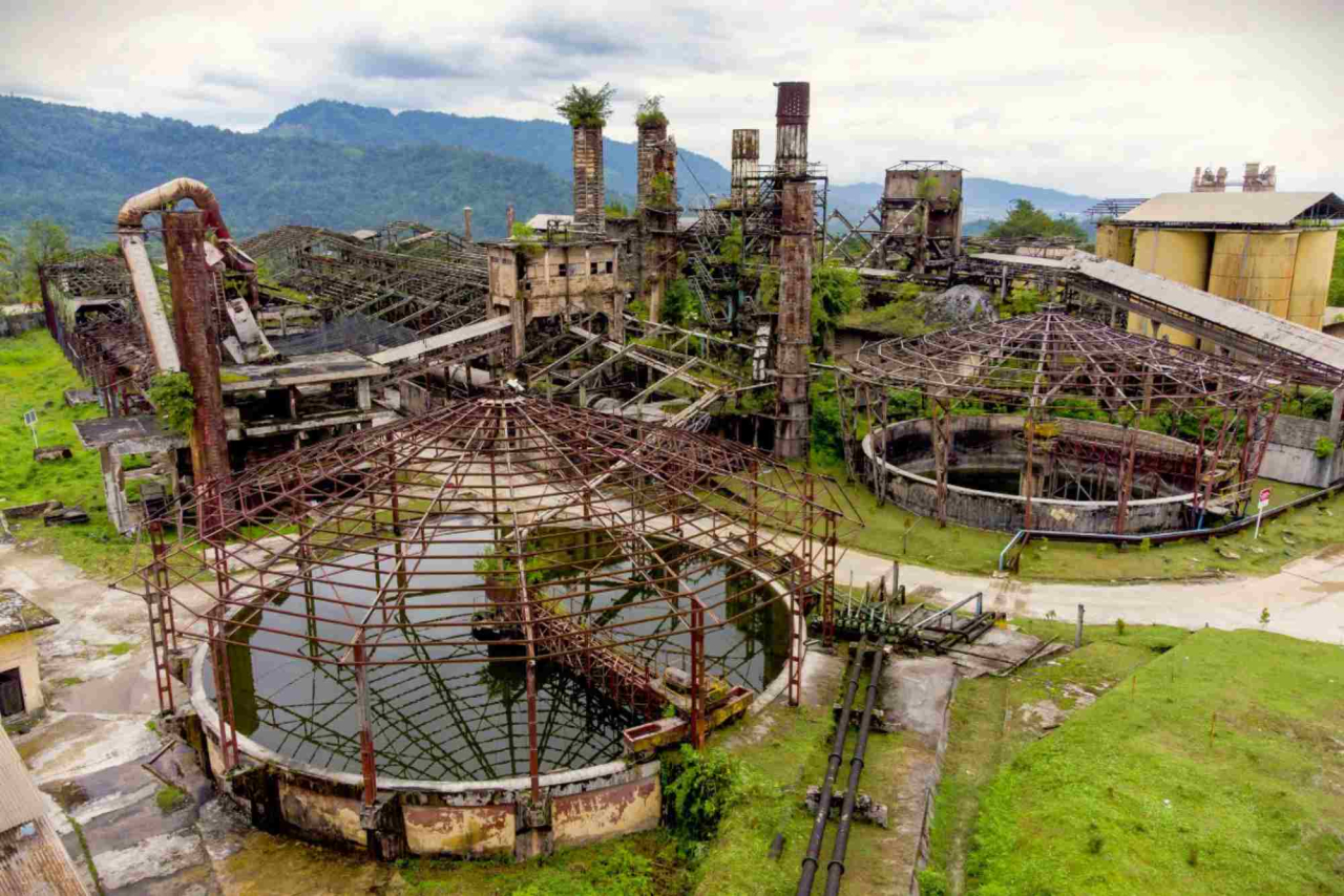 Bangunan tua pabrik semen Indarung I di Kota Padang Sumatera Barat. Foto : SIG