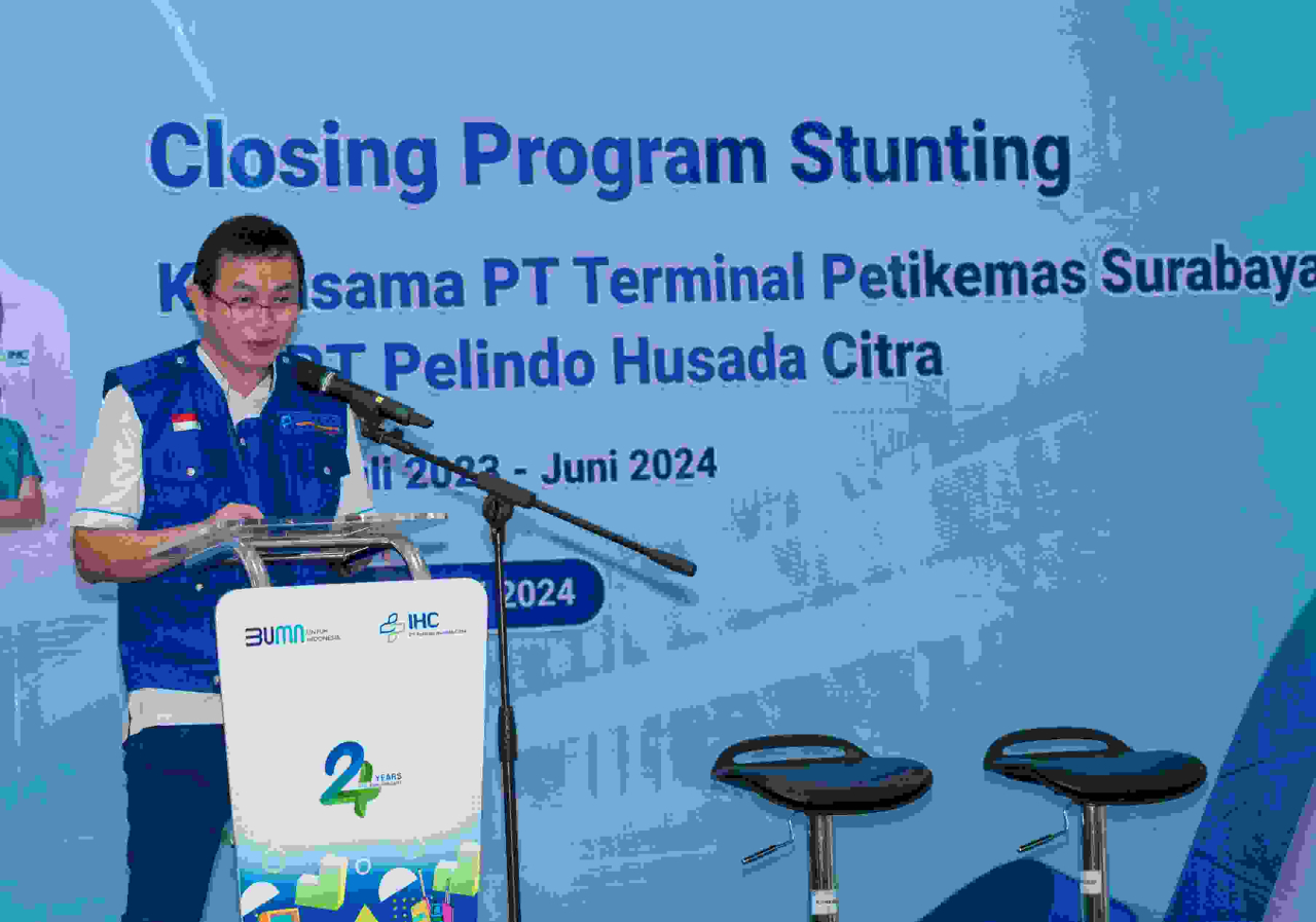 Direktur Teknik TPS saat sambutan dalam penutupan program Balita Asuh di Surabaya. Foto : TPS