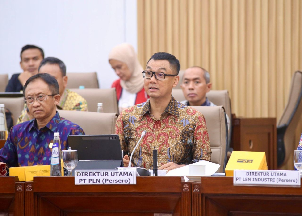 Direktur Utama PLN Darmawan Prasodjo dalam Rapat Kerja bersama Menteri BUMN, Rabu (10/7). Foto: PLN for Jatimkini)