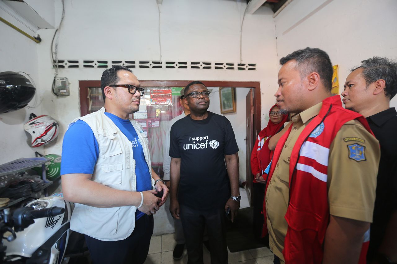 Pemerintah Kota (Pemkot) Surabaya dan United  Nation Children’s Fund (UNICEF) melakukan kunjungan lapangan terkait program Wash di Surabaya kemarin ( Foto: Pemkot Surabaya for Jatimkini.com )