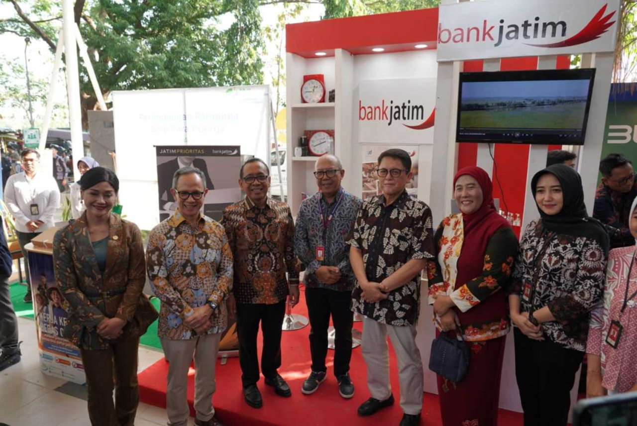 Bank Jatim saat memberikan dukungan dalam kegiatan Kick Off EKI oleh OJK di Bojonegoro. Foto : BJTM