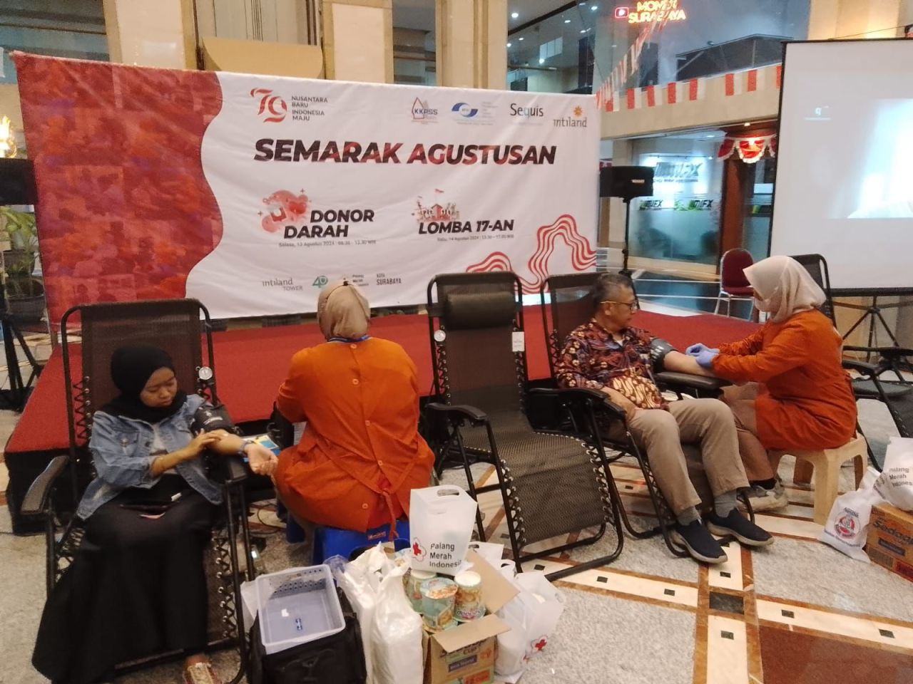 Peringati HUT RI Ke 79 KKPSS Jatim gandeng PT Intiland dan mitra lainnya gelar donor darah dan berhasil mengantongi 92 darah ( Foto : KKPSS for Jatimkini.com )