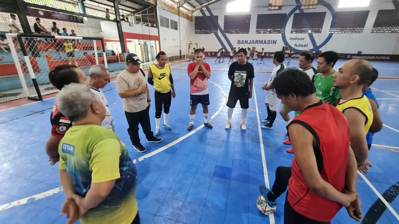 Hasil undian (drawing) Futsal U 40 Atas memastikan lolos ke babak 8 besar di ajang Porwanas XVI di Banjarmasin ( Foto : Tim Porwanas Jatim for Jatimkini.com )