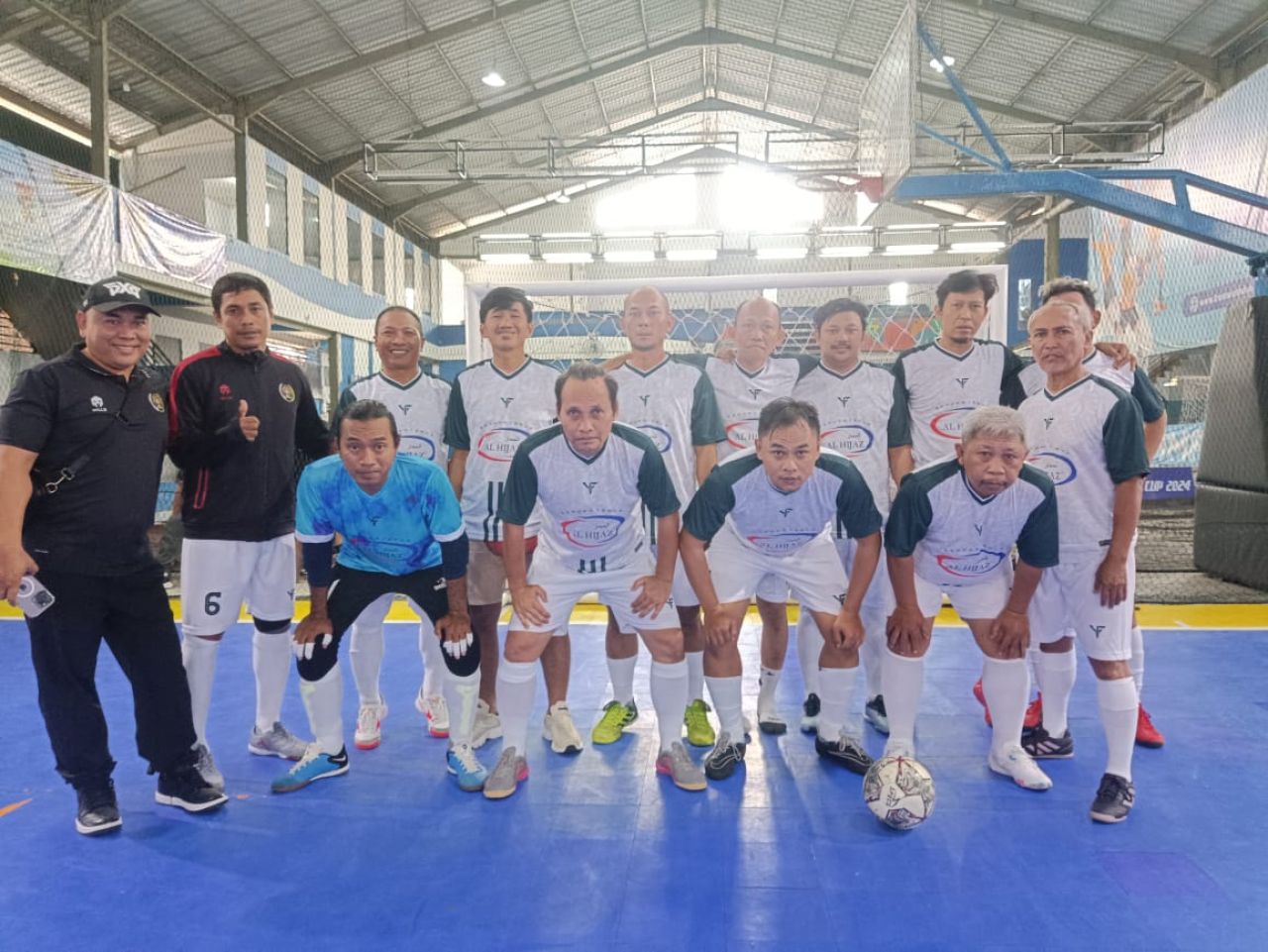 Tampil perdana di ajang Porwanas XIV Tim futsal Jatim berhasil menang melawan tim futsal Jateng dengan skor 6-2 ( Foto : Tim Porwanas Jatim )