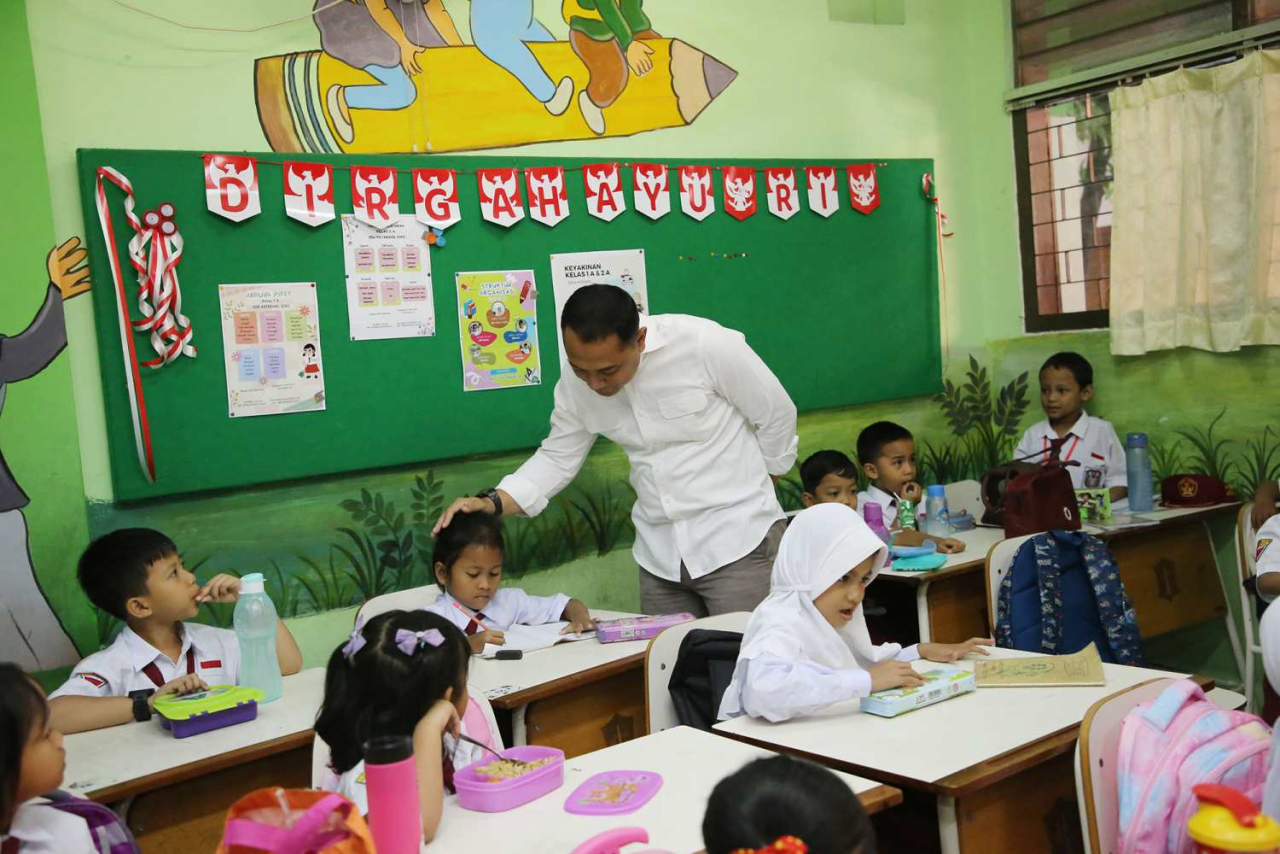 Pemkot Surabaya memperketat pengawasan jajanan anak sekolah antisipasi penyakit gagal ginjal dan diabetes anak. Foto : Pemkot Surabaya