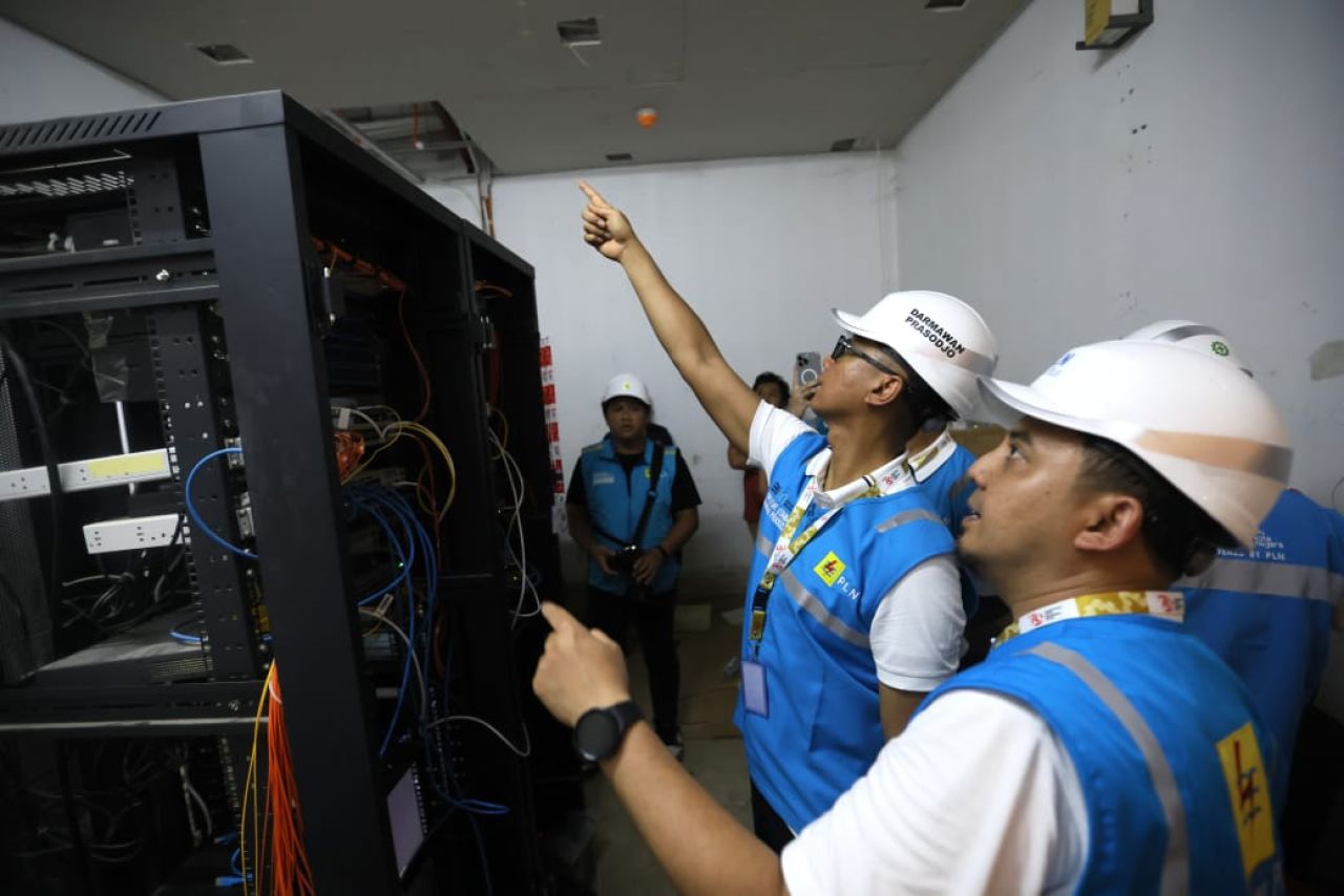Direktur Utama PT PLN (Persero), Darmawan Prasodjo memastikan langsung keandalan listrik menjelang peringatan HUT RI ke-79 di IKN. (Foto: PLN for Jatimkini)