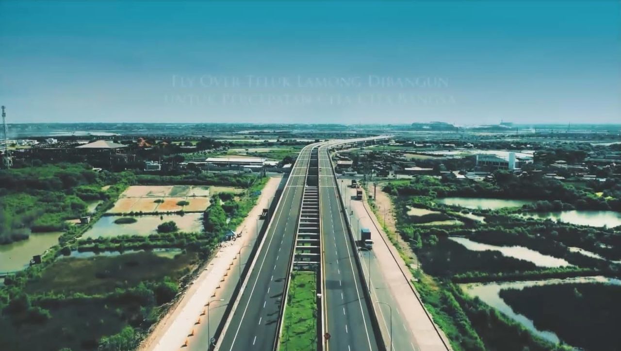 Pelindo Regional 3 segera mengoperasikan flyover penghubung Terminal Teluk Lamong dengan jalan tol Romokalisari dan JLLB. (Foto: Pelindo Regional 3 for jatimkini.com)
