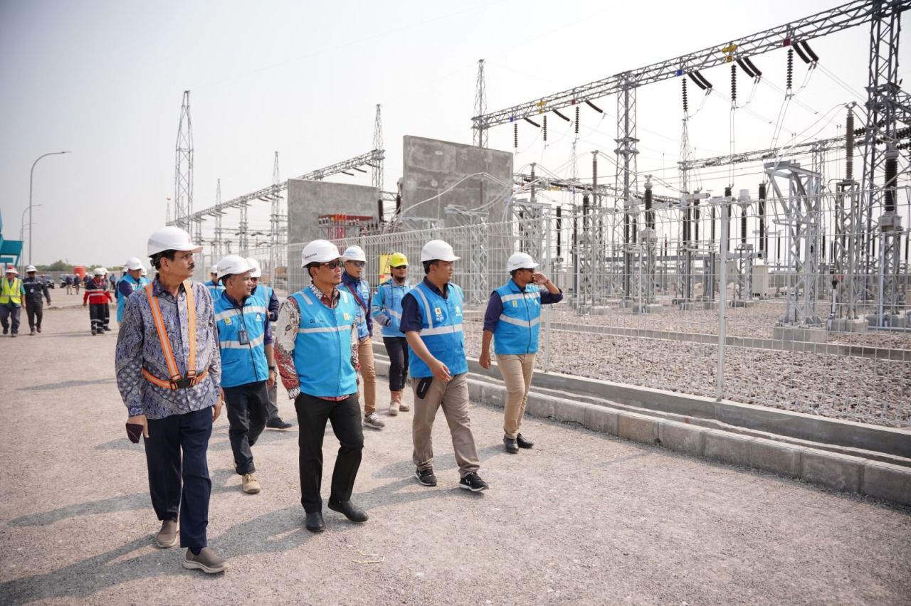 PT PLN (Persero) Unit Induk Distribusi (UID) Jawa Timur mengoperasikan pelanggan tarif Curah Tegangan Menengah (TM) daya 24 MVA, PT Berkah Kawasan Manyar Sejahtera (BKMS). (Foto: PLN for Jatimkini)