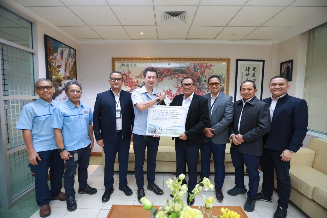 PLN lakukan kunjungan ke PT Indofood Sukses Makmur (Bogasari) di Perak, Surabaya (9/9). (Foto: PLN for Jatimkini)