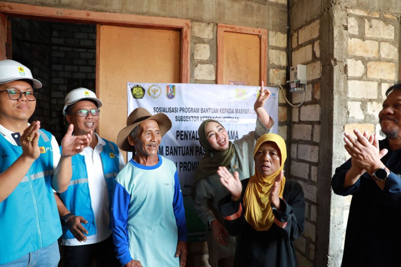 Penyalaan pertama program BPBL Provinsi Jawa Timur di Desa Talangkembar, Kecamatan Montong, Kabupaten Tuban, Minggu (22/09/2024).(Foto: PLN for Jatimkini)