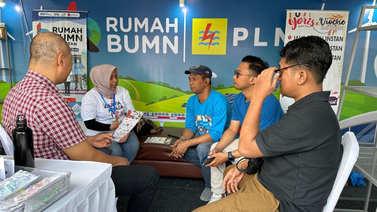 PT PLN (Persero) Unit Induk Distribusi (UID) Jawa Timur ajak 10 Usaha Mikro Kecil (UMK) binaan Rumah BUMN Blitar dan Pacitan untuk berpartisipasi pada kegiatan Karya Nyata Festival. (Foto: PLN for Jatimkini)