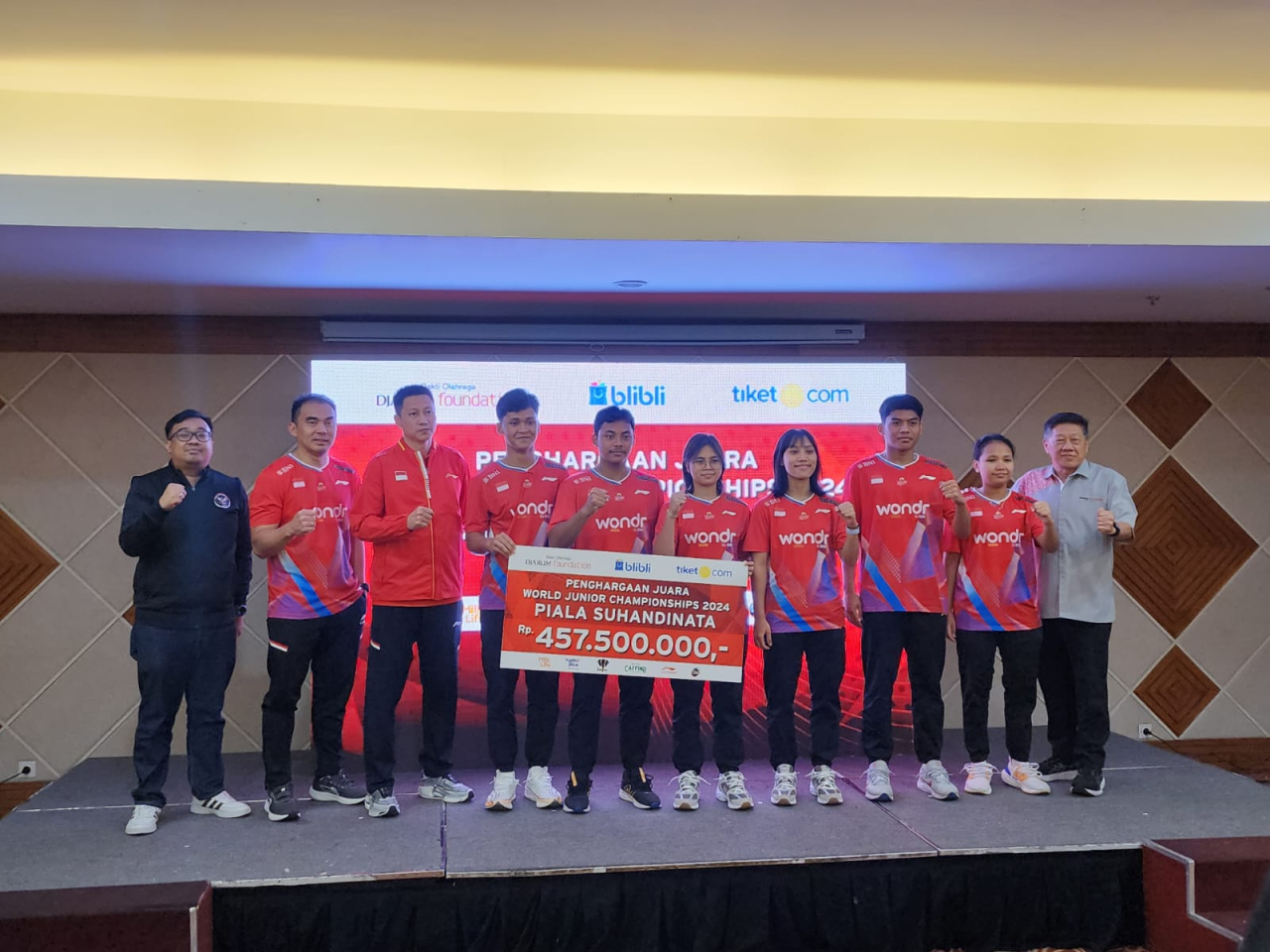 Seremoni pemberian apresiasi Djarum Foundation untuk para juara World Junior Championships (WJC) 2024 Piala Suhandinata di Surabaya, Senin (28/10/2024). Foto : Peni Widarti