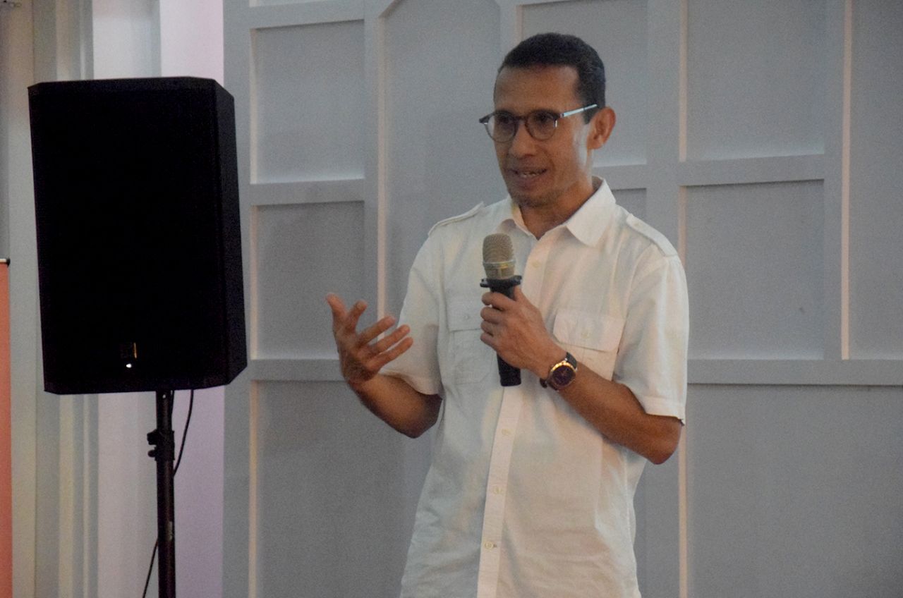 Direktur PPUJK OJK Jawa Timur, Dedy Patria di sela media gathering di Semarang, Kamis (3/10/2024). (Foto: Rochman Arief/jatimkini.com)