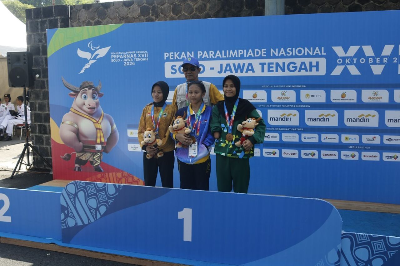 Tim Jatim cabor renang berhasil meraih medali emas di final Peparnas 2024 ( Foto : Istimewa)