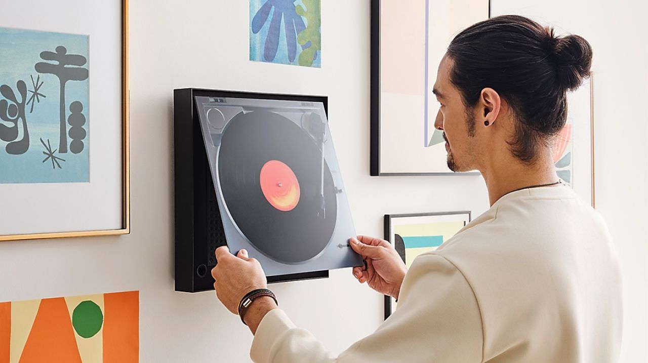Music frame yang dihadirkan Samsung mampu mengubah cara menikmati musik berkualitas, berpadu tekknologi dan seni. (Foto: Samsung for jatimkini.com)