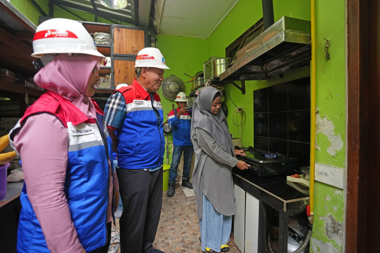 Kunjungan PGN ke rumah pelanggan jargas di Sleman Yogyakarta. Foto : PGN